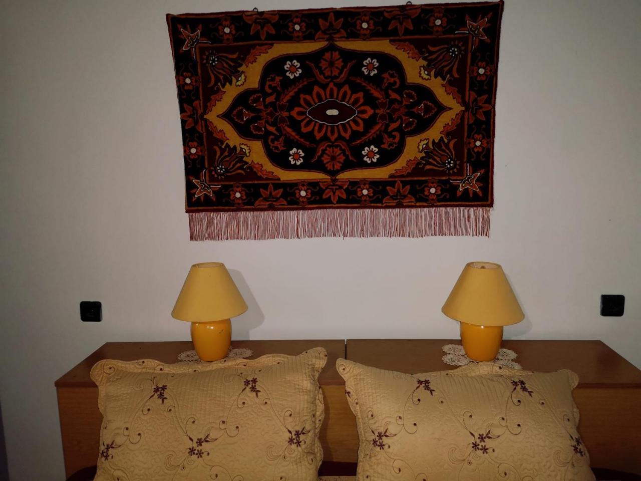 Къща За Гости Ножери Triavna Exterior foto
